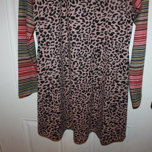 Limited Time Sale: Soft Knit Leopard Long Sleeve Arm Striped Dress Size Small - Picture 7 of 10